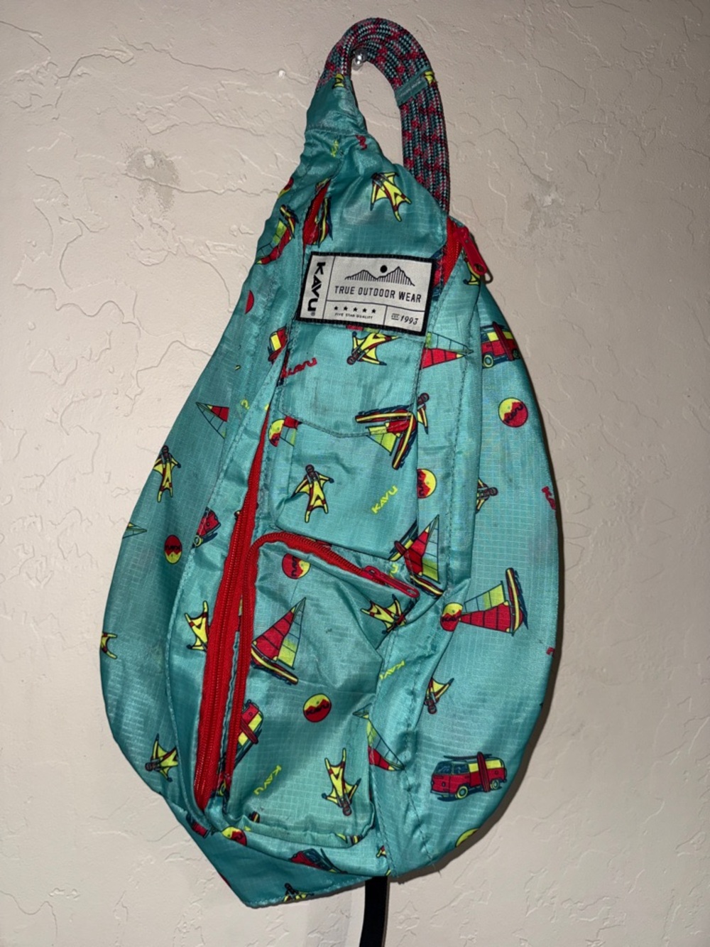 Kavu one strap backpack slingbag sky diving print